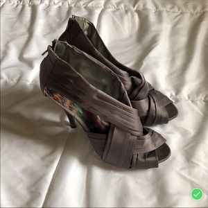 Gray silk heels